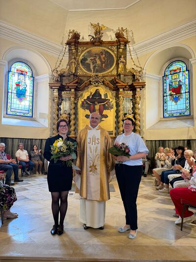 Chorleiterin und Solo-Sopranistin